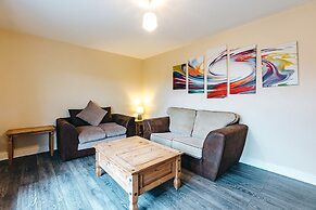 Cottage in Netley Hall With Lush Gardens