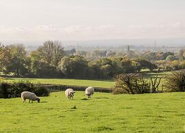 Lodge in Thirsk With Spa & Scenic Trails