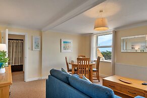 Seaside Apartment With Stunning Views, No Deposit