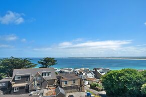 Seaside Apartment With Stunning Views, No Deposit