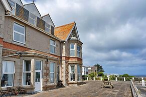 Seaside Apartment With Stunning Views, No Deposit