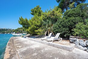 Beachfront apartments Nincevic