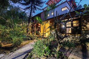 Kerala Style Villa by Stayjade