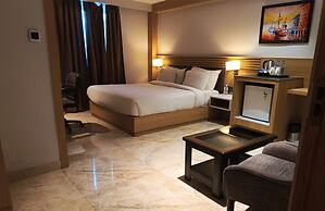 Luxus Inn Hotel