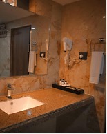 Luxus Inn Hotel