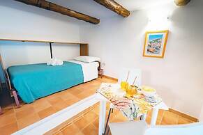 CVM Mare Luna Guesthouse