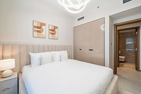 Modern 2BR – Canal-Side Elegance