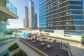 Modern 2BR – Canal-Side Elegance
