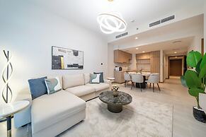 Modern 2BR – Canal-Side Elegance