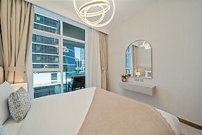 Modern 2BR – Canal-Side Elegance