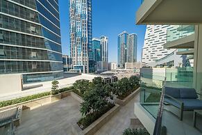 Modern 2BR – Canal-Side Elegance