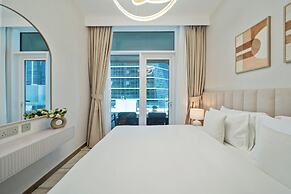 Modern 2BR – Canal-Side Elegance