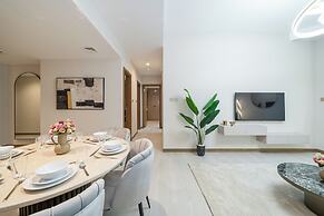 Modern 2BR – Canal-Side Elegance