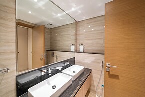 Modern 2BR – Canal-Side Elegance
