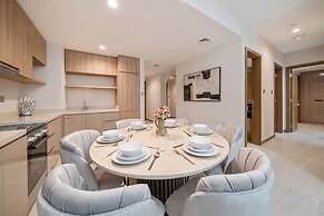 Modern 2BR – Canal-Side Elegance