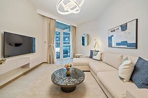 Modern 2BR – Canal-Side Elegance
