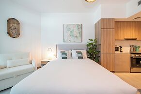 Sophisticated Studio Escape – Luxury Design