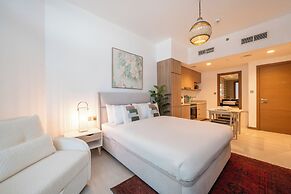 Sophisticated Studio Escape – Luxury Design