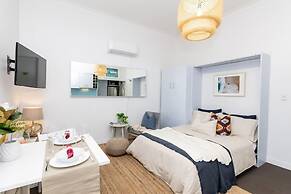 Cozy Beachfront Studio With Aircon