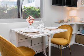 Bright Beachfront Studio With Terrace Aircon