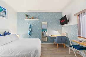 Beach Front Ocean Breeze Studio With Aircon