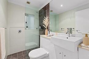 Beach Front Ocean Breeze Studio With Aircon