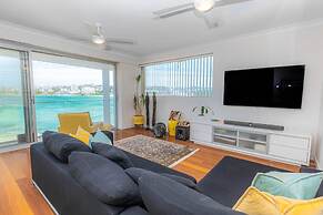 Ocean View Luxury 3 Bedroom Home With Balcony