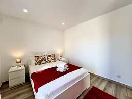 Vilamoura Design 2 by Homing