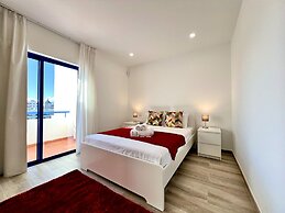 Vilamoura Design 2 by Homing