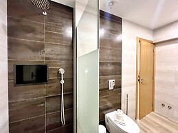 Vilamoura Design 2 by Homing