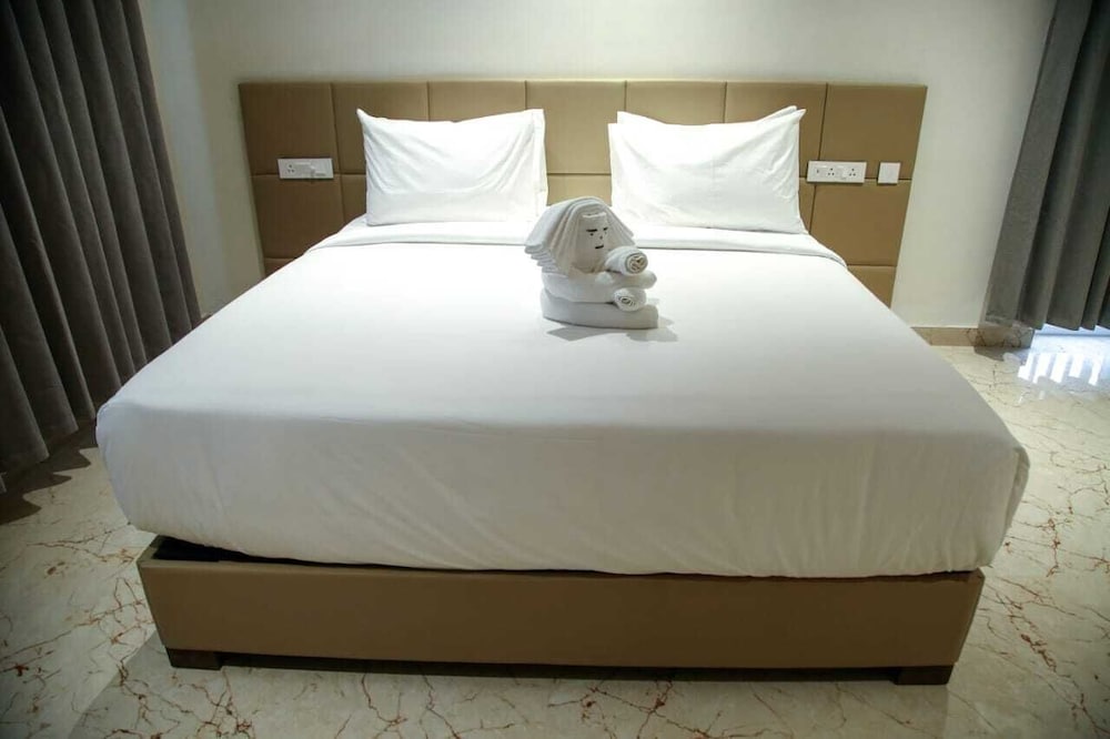 LEAF HOTEL