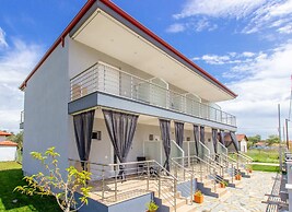 Aigli Garden Getaway, Steps From Vrasna Beach
