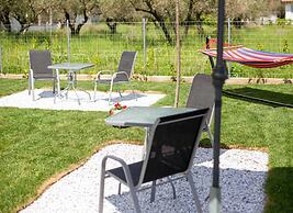 Aigli Garden Getaway, Steps From Vrasna Beach