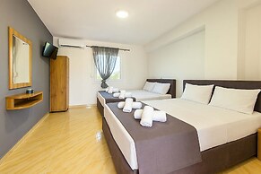 Aigli Garden Getaway, Steps From Vrasna Beach