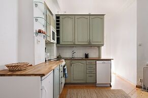 Vintage 1BR Apt in Kamppi