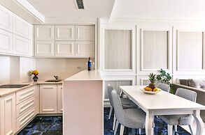 Royalis Suites Rafailovici - Beachfront Sea View Apartments