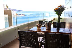 Royalis Suites Rafailovici - Beachfront Sea View Apartments