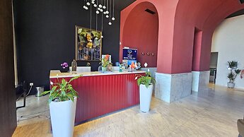 Royalis Suites Rafailovici - Beachfront Sea View Apartments
