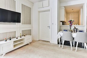 Royalis Suites Rafailovici - Beachfront Sea View Apartments
