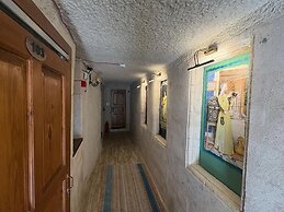 Ekoton Cave Hotel