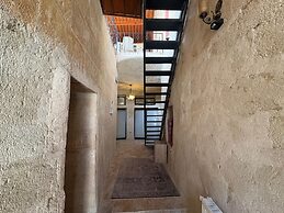 Ekoton Cave Hotel