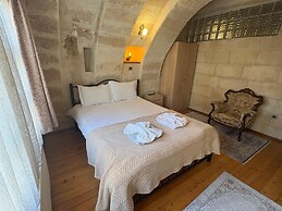 Ekoton Cave Hotel