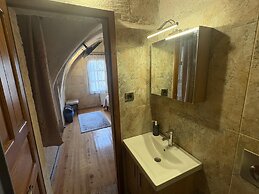 Ekoton Cave Hotel