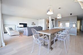 Apartment in Duinbergen by the Seafront