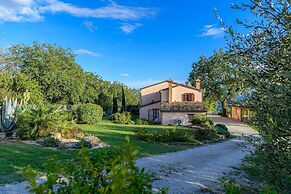 Casale Partemio 8 Marche Holiday Villas