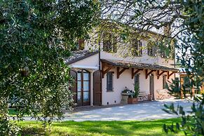 Casale Partemio 8 Marche Holiday Villas