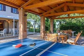 Casale Partemio 8 Marche Holiday Villas