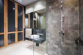 Luxury Modern Pool Jacuzzi Villa 5BR Thonglor