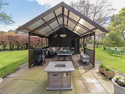 Snape Castle Garden Lodge
