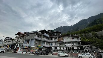 Singh Saab Rooms & Cafe